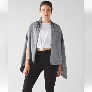Nwt Lululemon Vinyasa Wrap Heathered Gray Snap Convertible Shawl O/S Reflective